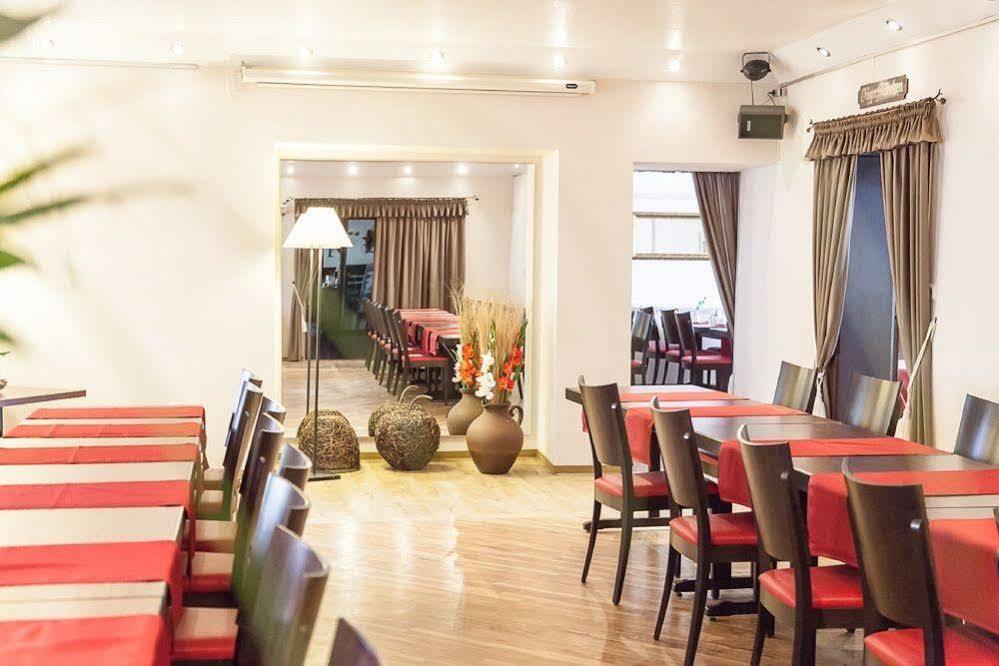 鲁珀特餐厅酒店 瓦尔拉夫 外观 照片